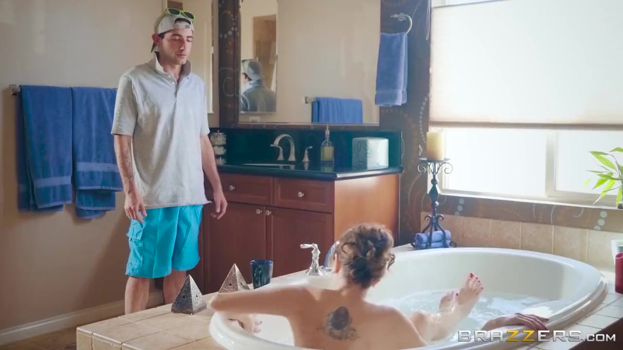 Lustful housewife analized by skinny neighbor / Teen Porno